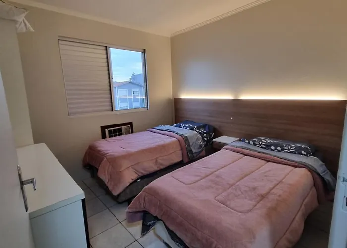 Apto 2 quartos, condomínio fechado, vaga p/carro
