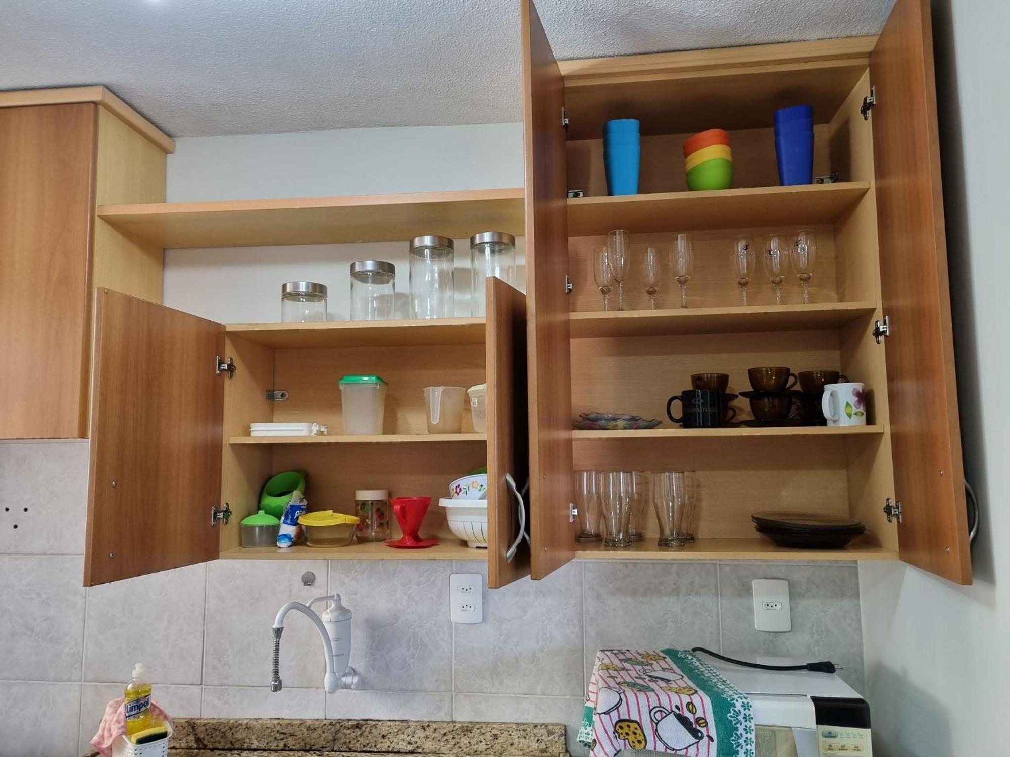 Apto 2 Quartos, Cond Fechado, Com Vaga, 4º Andar Por Escadas *